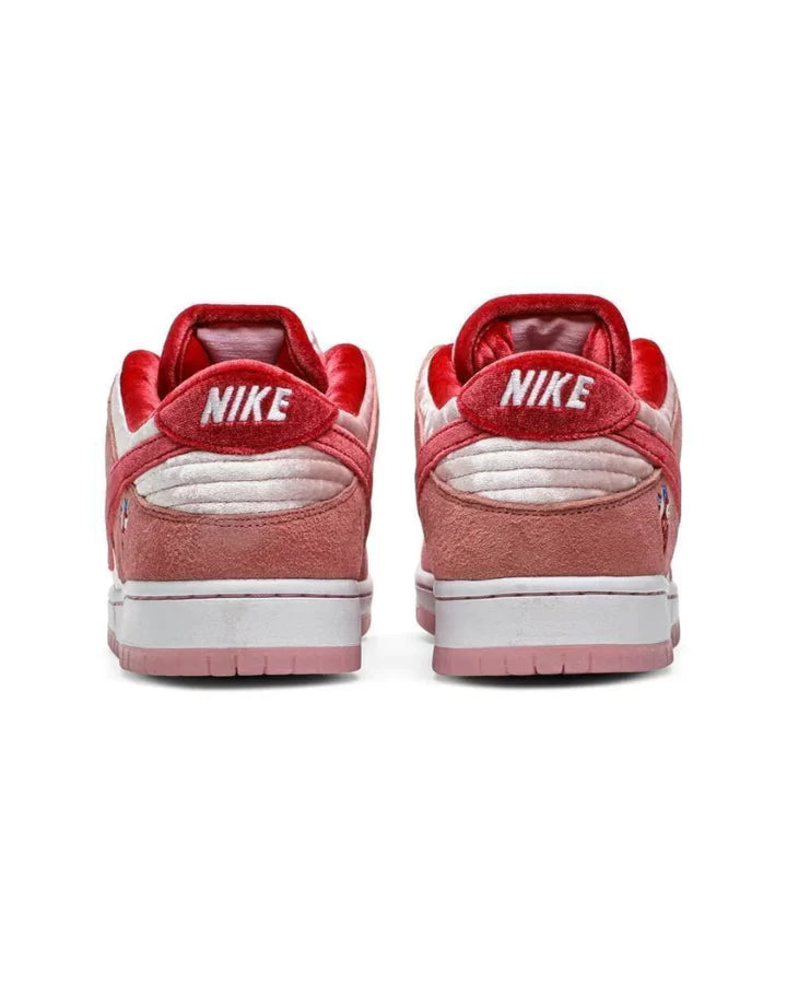 StrangeLove x Dunk Low "Valentine's Day" caixa especial