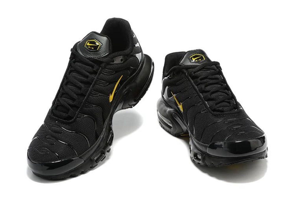 Air Max TN Plus "Giant Swoosh"