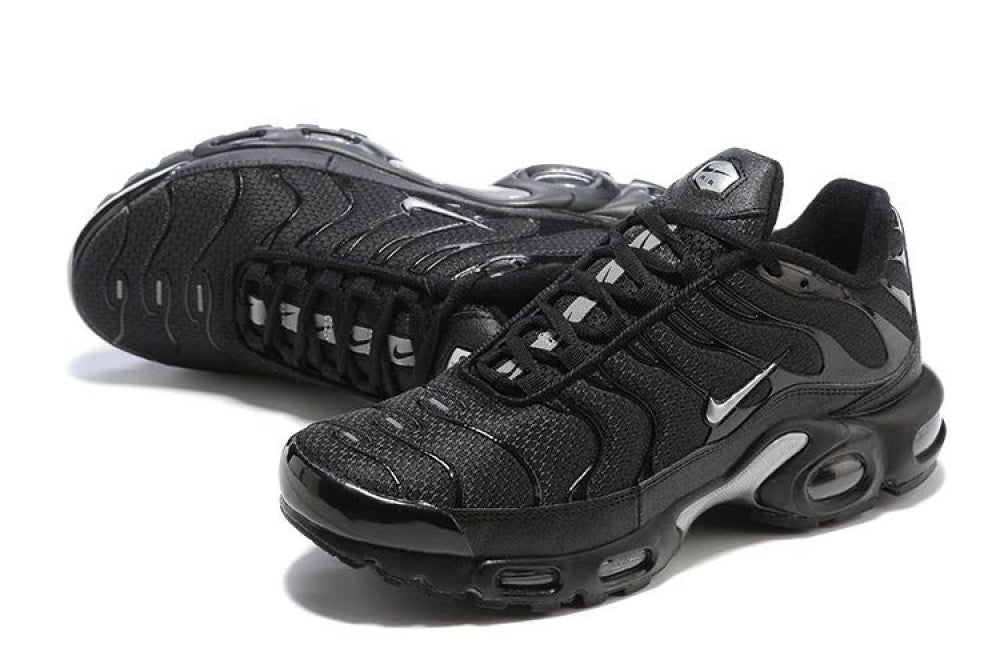 Air Max TN Plus "Metallic Swoosh"