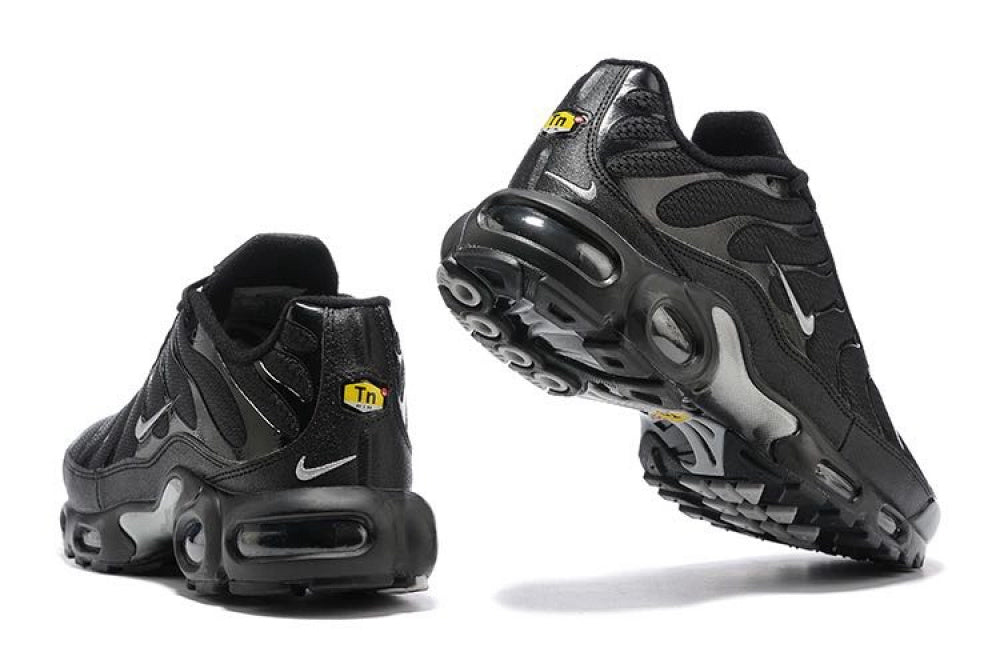 Air Max TN Plus "Metallic Swoosh"