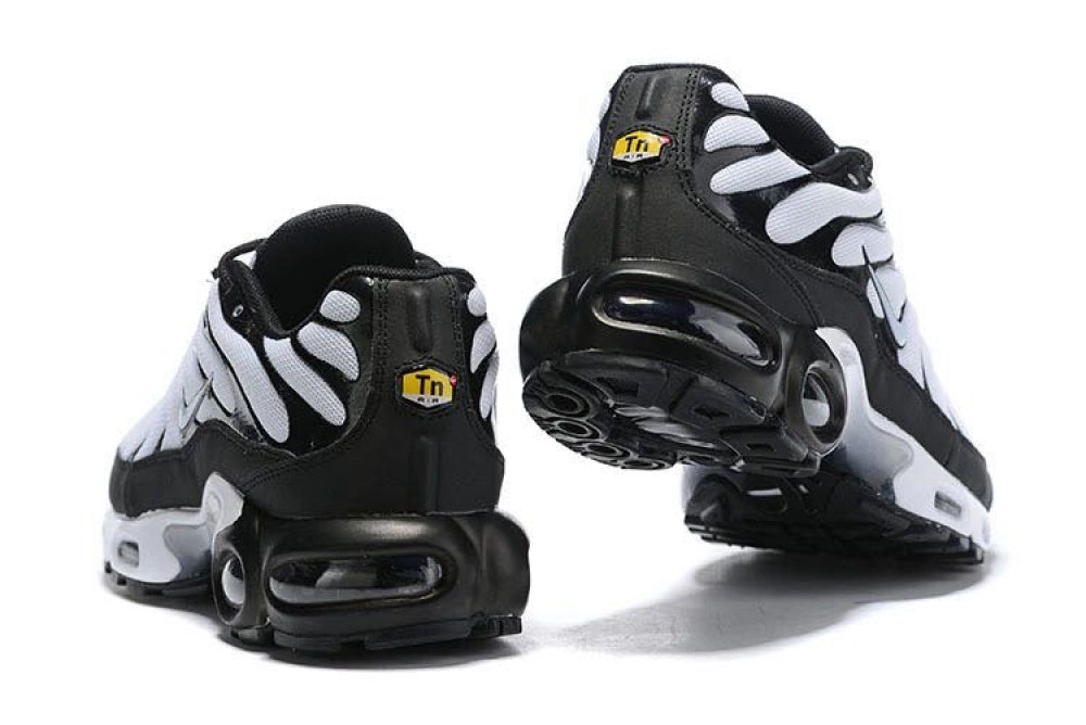 Air Max TN Plus "Oreo" 2